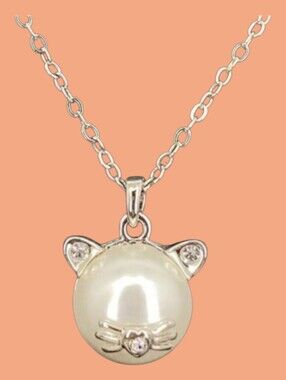 🥳5/$75!🥳 BNWT Pearl Cat Pendant Necklace in Silver